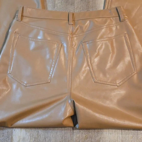 Abercrombie & Fitch - The 90's Straight Ultra High Rise Vegan Leather Pants. NWT - Picture 6 of 6